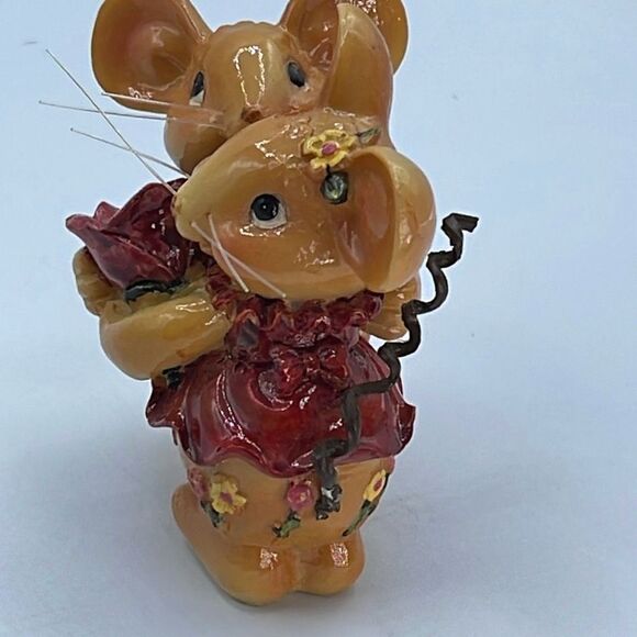 Ceramic Kissing mice with a rose. - Picture 4 of 9